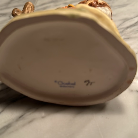 Difficult to find, MJ Hummel figurine, sing with me.  Amazon - $100 + shipping. - Picture 6 of 6